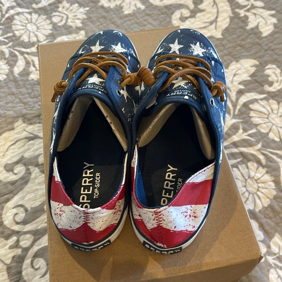 Sperry sneaker size 7.5 M - Picture 4 of 5